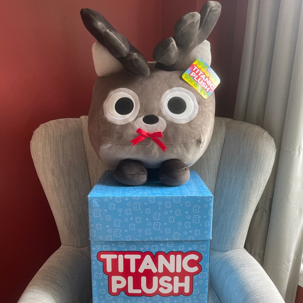 Titanic Reindeer Plush from Pet Simulator. Very limited. NWT